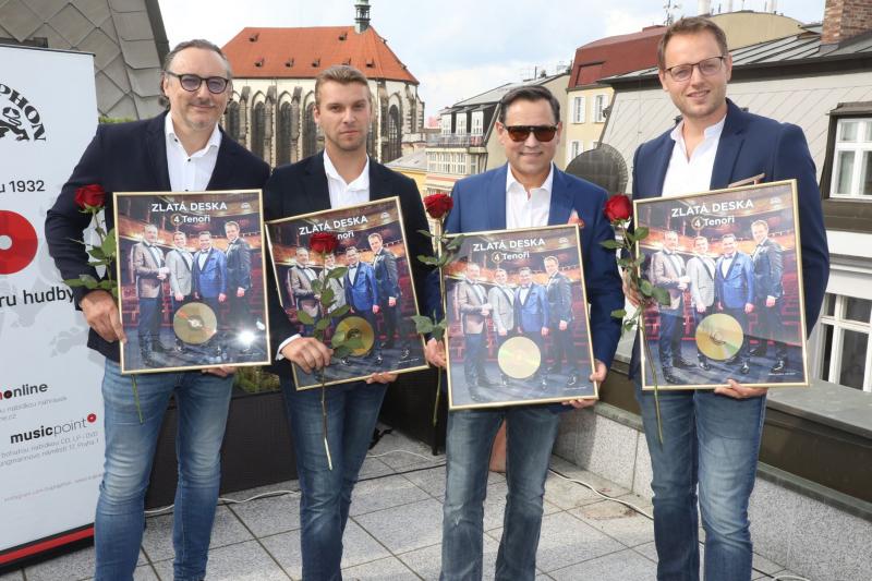 4 Tenori nahrávajú nový album, vzdajú hold Karlovi Gottovi,  čaká ich jubilejný 100. koncert a mieria i na Slovensko