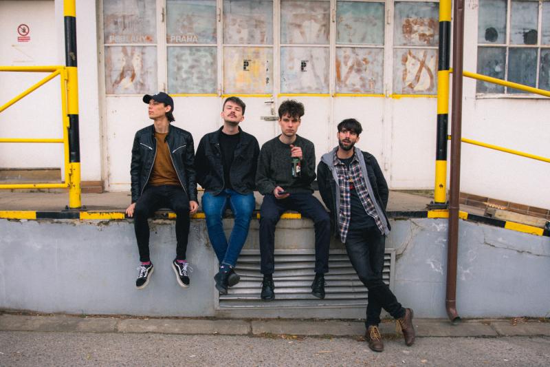 almost.artist ve svém prvním klipu zapalují Cigarettes