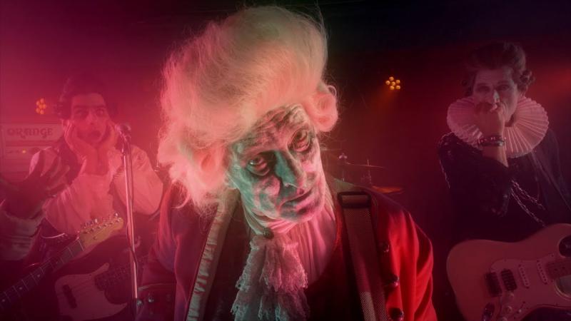 Skupina Wohnout před nabitou koncertní sezónou natočila videoklip, ve kterém hraje hlavní roli herec Tomáš Hanák. Ztvárnil roli zombie Mozarta.