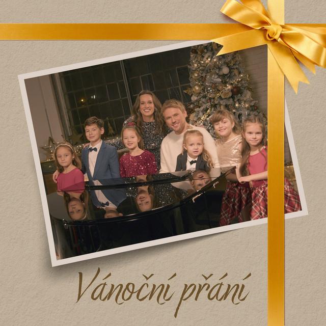 David Deyl natočil vánoční duet se slovenskou zpěvačkou Kristínou