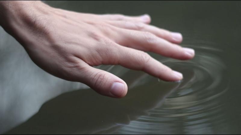 Martin Brunner a Markéta Foukalová vydávají nový videoklip Nadchází den v režii Terezy Vejvodové