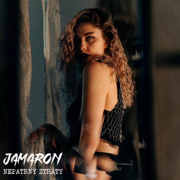 Kapela Jamaron novým singlem připomíná, že na bezpráví a válkou zmařené životy by se nemělo zapomínat