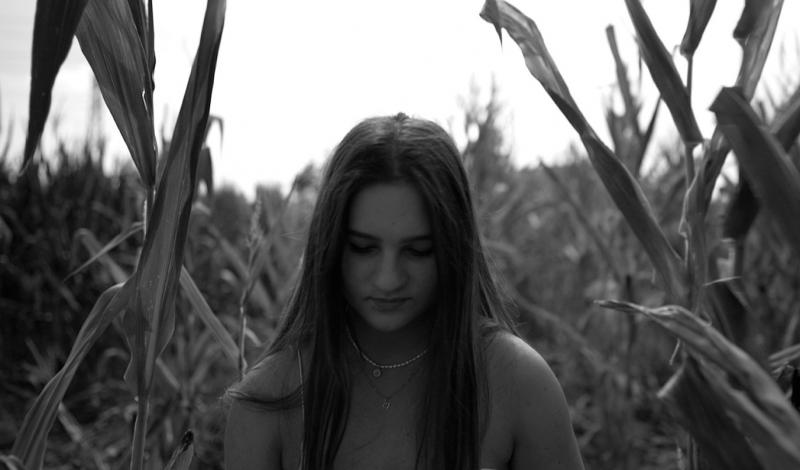 Gréta Pogány suverénne v zasnených spevových linkách debutu Kifo