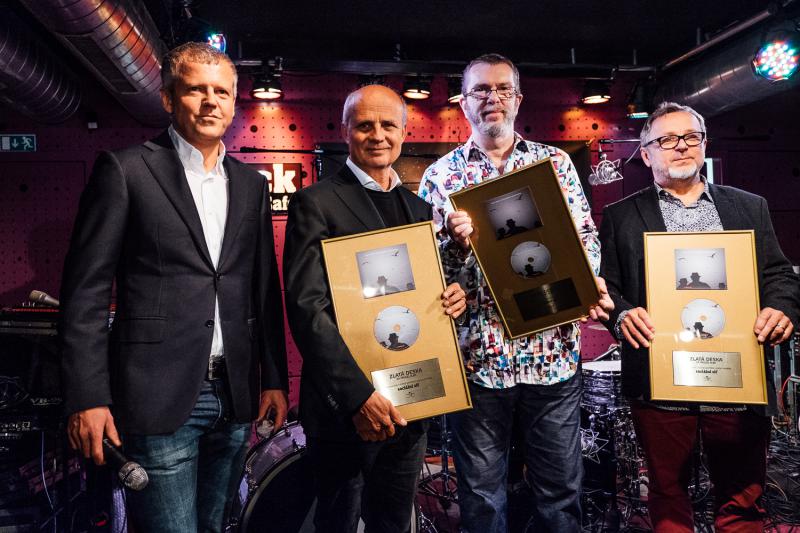 Album „Sociální síť“ je zlatý, do rádií z neho mieri singel „Poprcháva“!