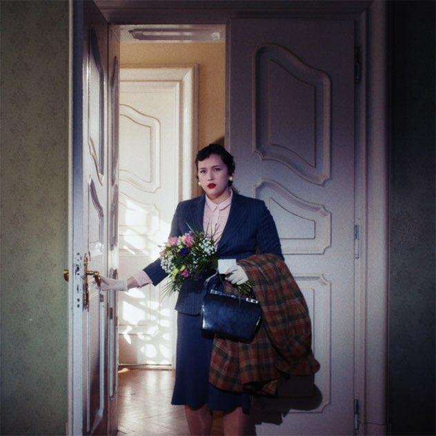 Video k novému singlu Karin Ann spěje do překvapivého mediálního skandálu