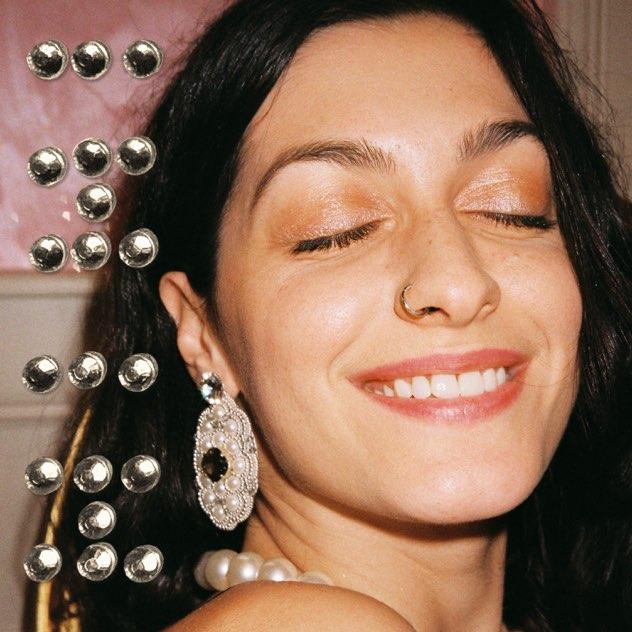 Erika Rein predstavuje prvý singel z pripravovaného albumu s názvom ''hihi''