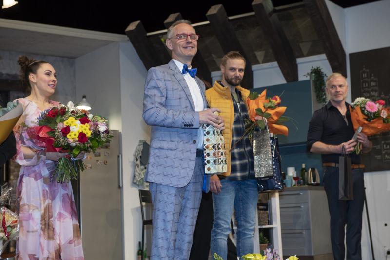 Divadelná udalosť sezóny! Nová hra Divadla komédie s názvom 2:22 - príbeh duchov si na premiére vyslúžila standing ovation