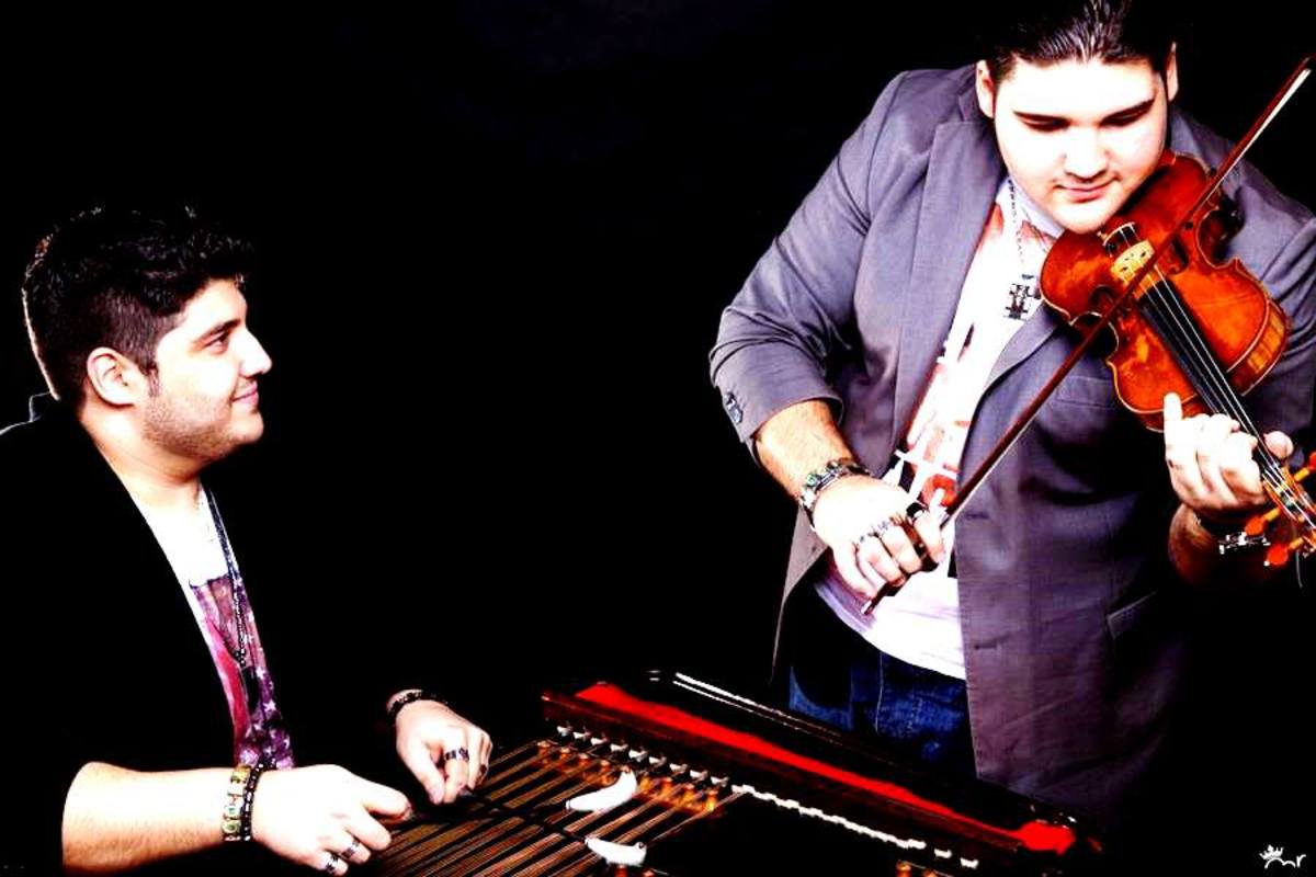 Jedinečné duo R2 Brothers predstavuje cimbal a husle ako nikto na svete. Pozrite si ich prvý klip!