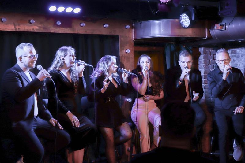 A'cappella VOISING si na prvom koncerte turné vyslúžila standing ovation, nový album jej pokrstila Diana Tuhá alias Nasratá žena
