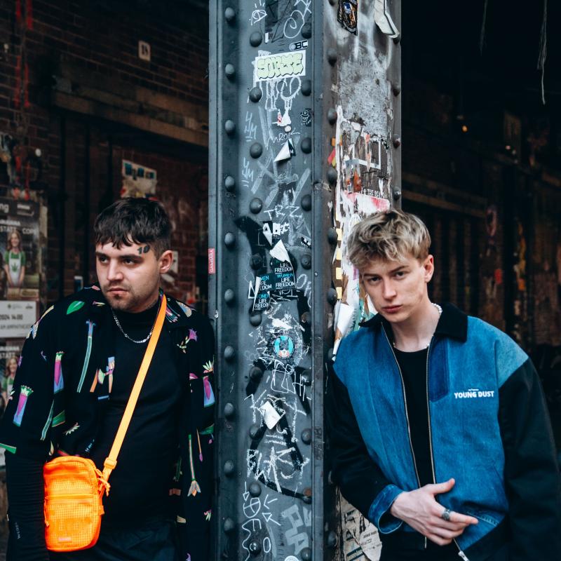 Přenést atmosféru německé klubové scény. Adam Mišík se na tracku BERLIN spojil s rapperem Rohonym