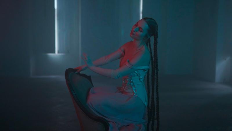 Barbora Mochowa natočila klip se svou sestrou a připravuje podzimní turné