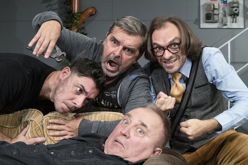 Premiéra plná humoru a smiechu! Divadlo komédie prináša brilantnú hru Chlapský raj, ktorú si zamilujú muži aj ženy