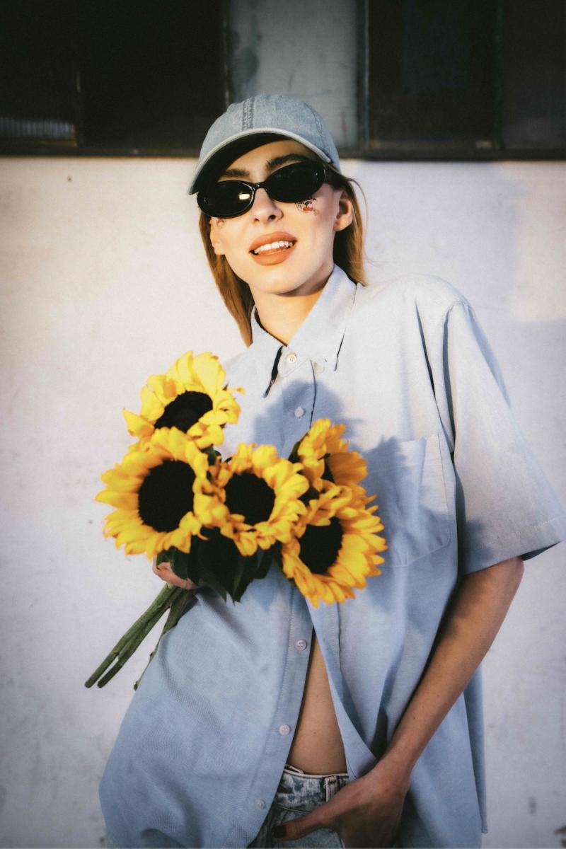 ANNABELLE v písni romantic suicide poodhaluje okolnosti rozchodu s bývalým přítelem.  Emotivní track vznikl v Curychu