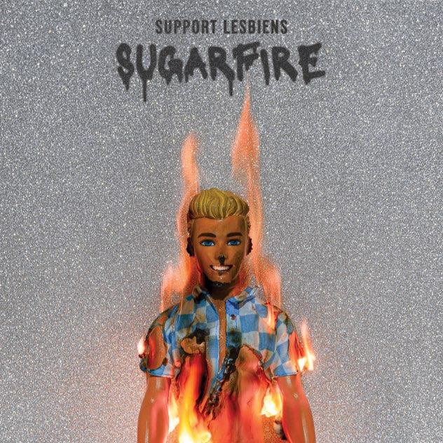 Support Lesbiens dali vzpomenout na staré sladké časy, zažehli zapomenutá přátelství a napsali dvanáct příběhů. Výsledkem je nové album Sugarfire