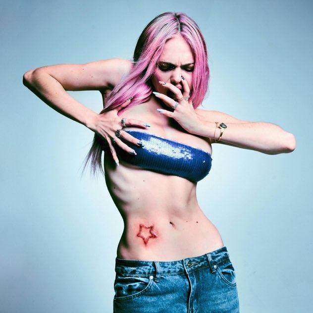 Slovenka Adéla Jergová boduje v Amerike. Piesňou Superscar približuje odvrátenú stránku showbiznisu