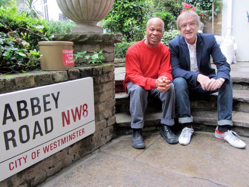 Další exkluzivní host podzimního turné ROAD TO ABBEY ROAD potvrzen. Paul McCartney „půjčí“  Mirovi Žbirkovi bubeníka Blaira Cunninghama!