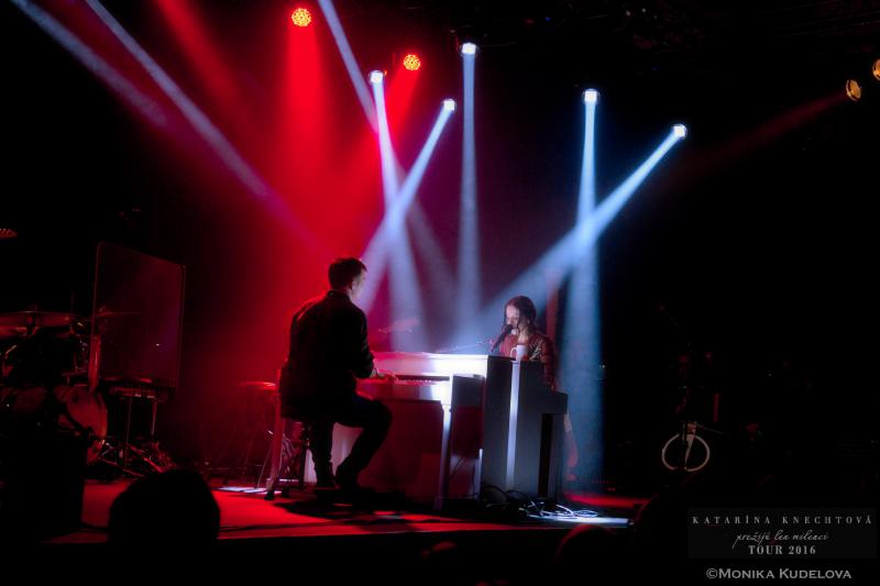 Katka Knechtová si položila k nohám Slovensko, jej emotívne turné niektorých fanúšikov rozplakalo šťastím! 